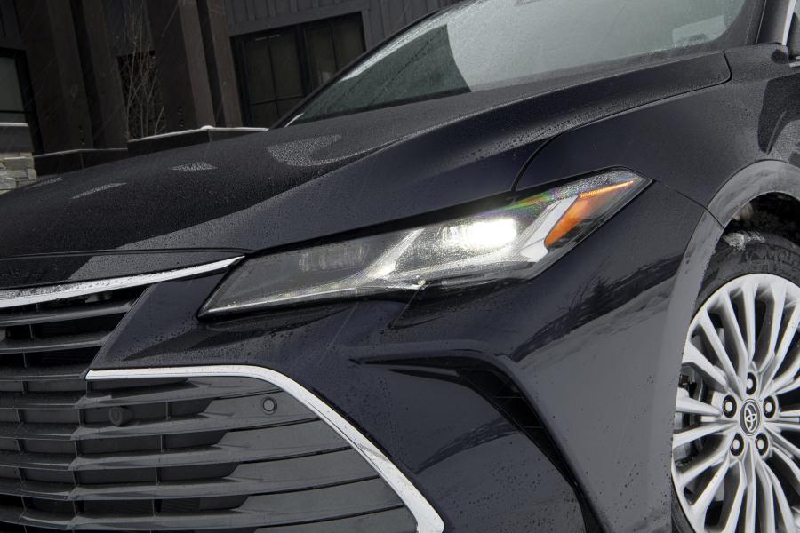 Детали экстерьера Toyota Avalon Limited AWD 2020 года  (фото 9 из 15)